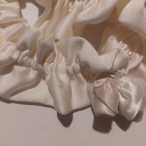 Pillow and garter - Picture 5 of 11